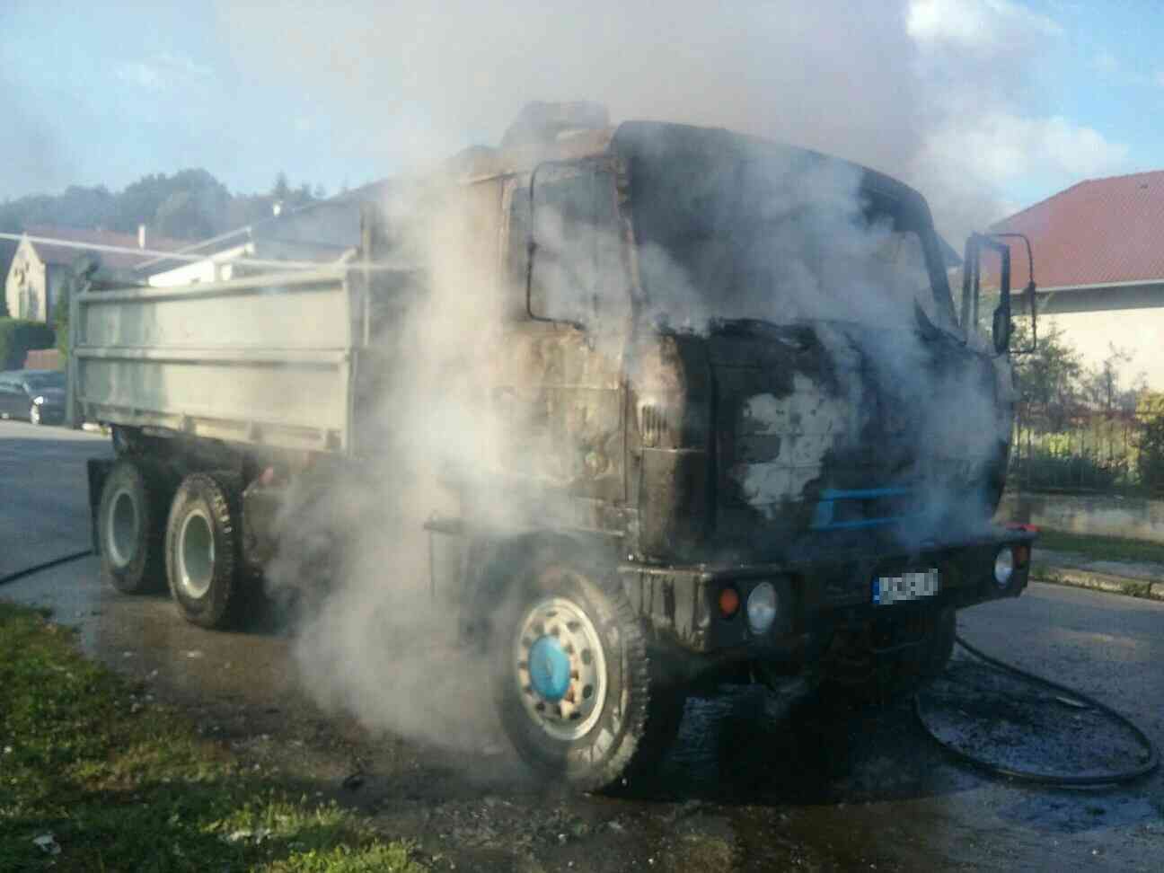 1 - Požiar nákladného vozidla vozidla v obci Šišov
